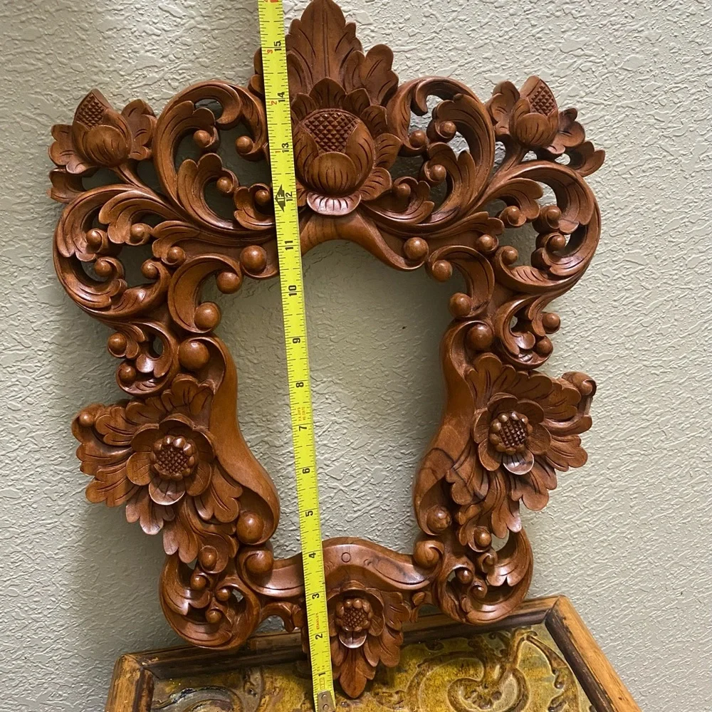 Vtg Ornate Brown Wood Wall Frame. Detailed Hand carved Mirror, photo foliage